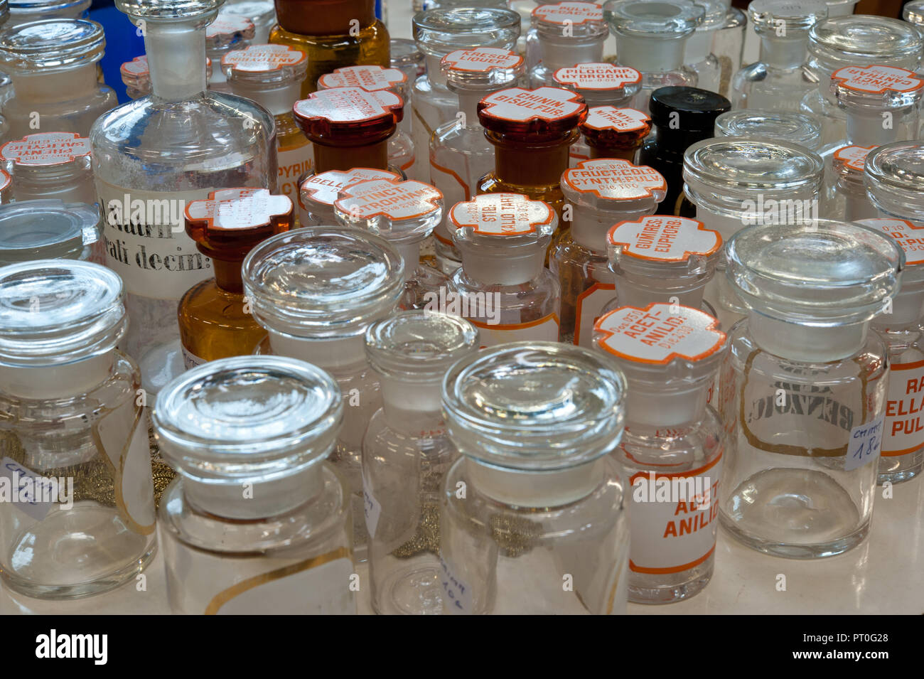 Antiquitätenmarkt Glasfabrik, Wien, Lorenz-Mandl-Gasse 25 Stock Photo