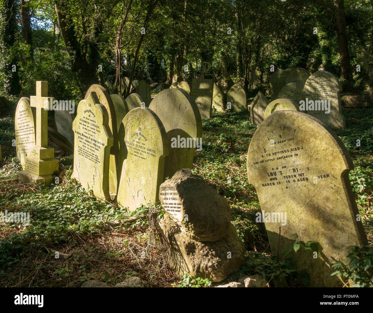 Victorian headstones hires stock photography and images Alamy