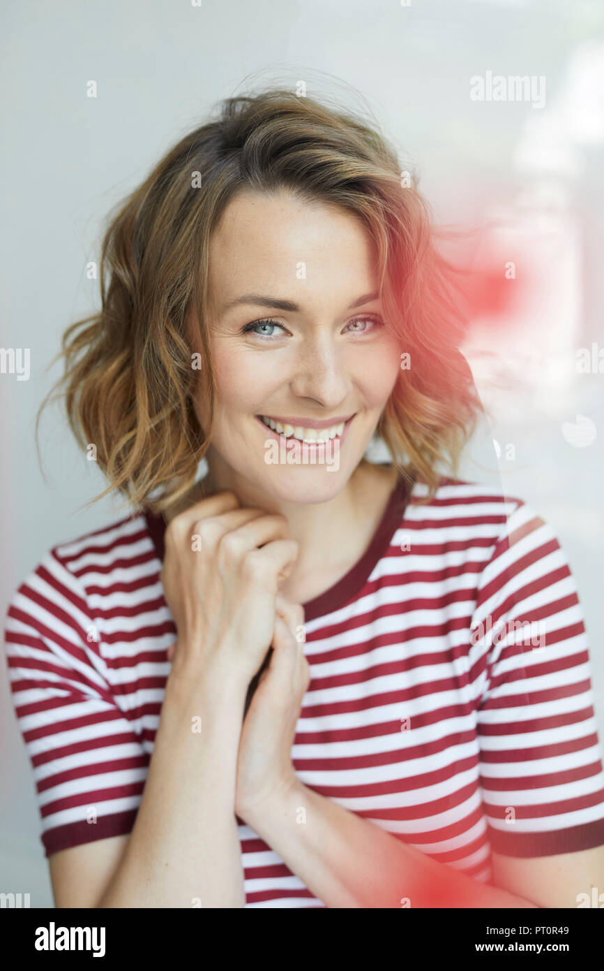 Women wearing red t shirts hires stock photography and images Alamy