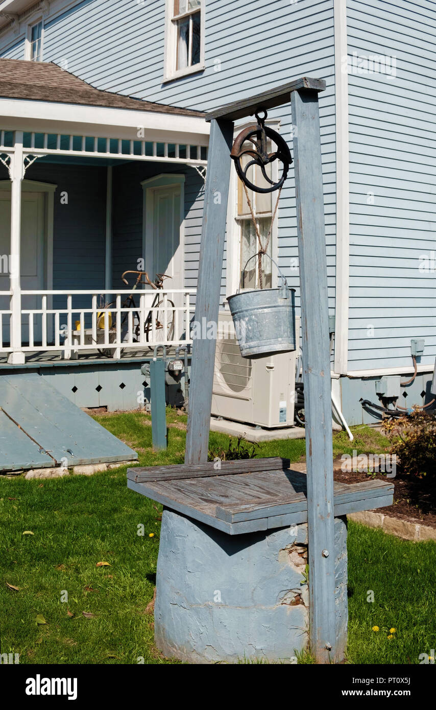 Dug well hires stock photography and images Alamy