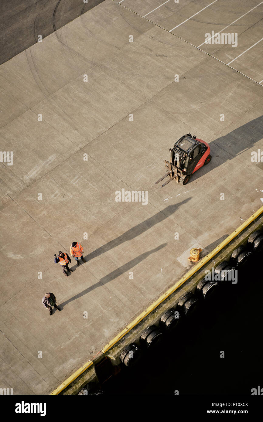 Dock Workers High Resolution Stock Photography and Images - Alamy