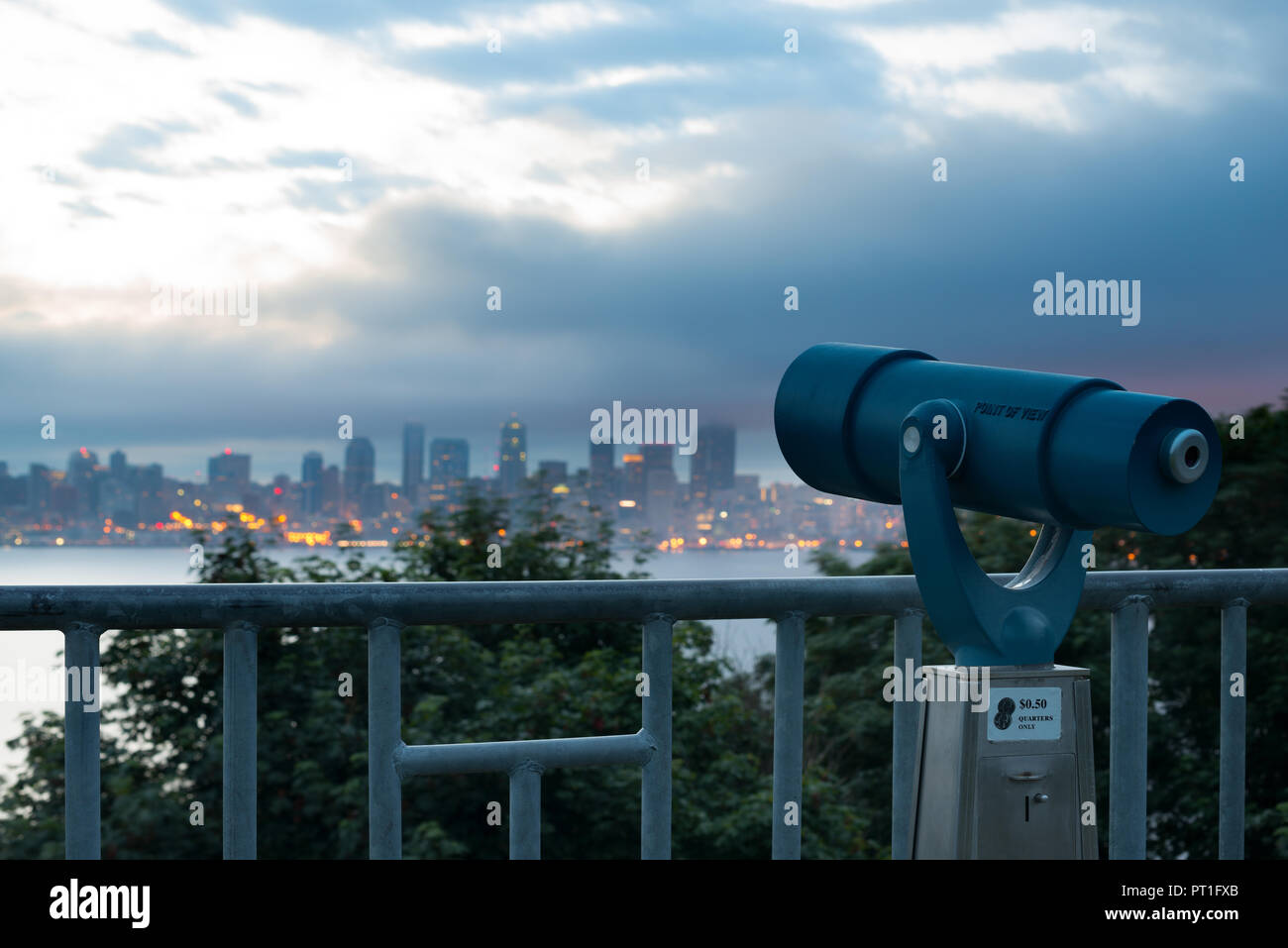 Coin operated viewfinder pointing Seattle skyline, Washington State, USA Stock Photo