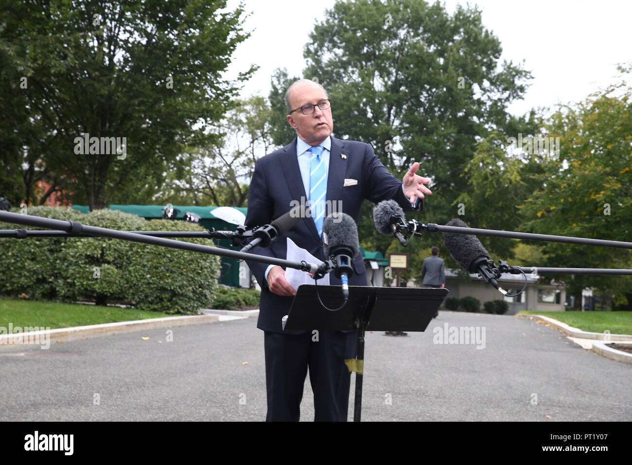 Washington, United States Of America. 05th Oct, 2018. WASHINGTON, DC: Larry Kudlow Director of the National Economic Council speaks to the press at the White House on October 5, 2018. Credit: Tasos Katopodis/CNP | usage worldwide Credit: dpa/Alamy Live News Stock Photo