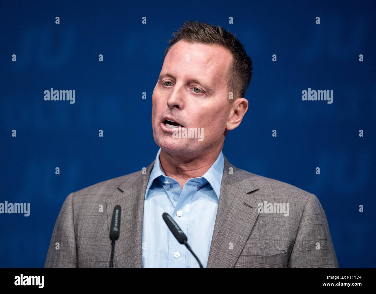 05 October 2018, Schleswig-Holstein, Kiel: Richard Grenell, US Ambassador to Germany, speaking during the Germany Day of the Young Union (JU). Grenell acknowledged the close relations between Germany and the USA, but at the same time reaffirmed the demands made by US President Trump to Germany and the EU. Photo: Daniel Bockwoldt/dpa Stock Photo