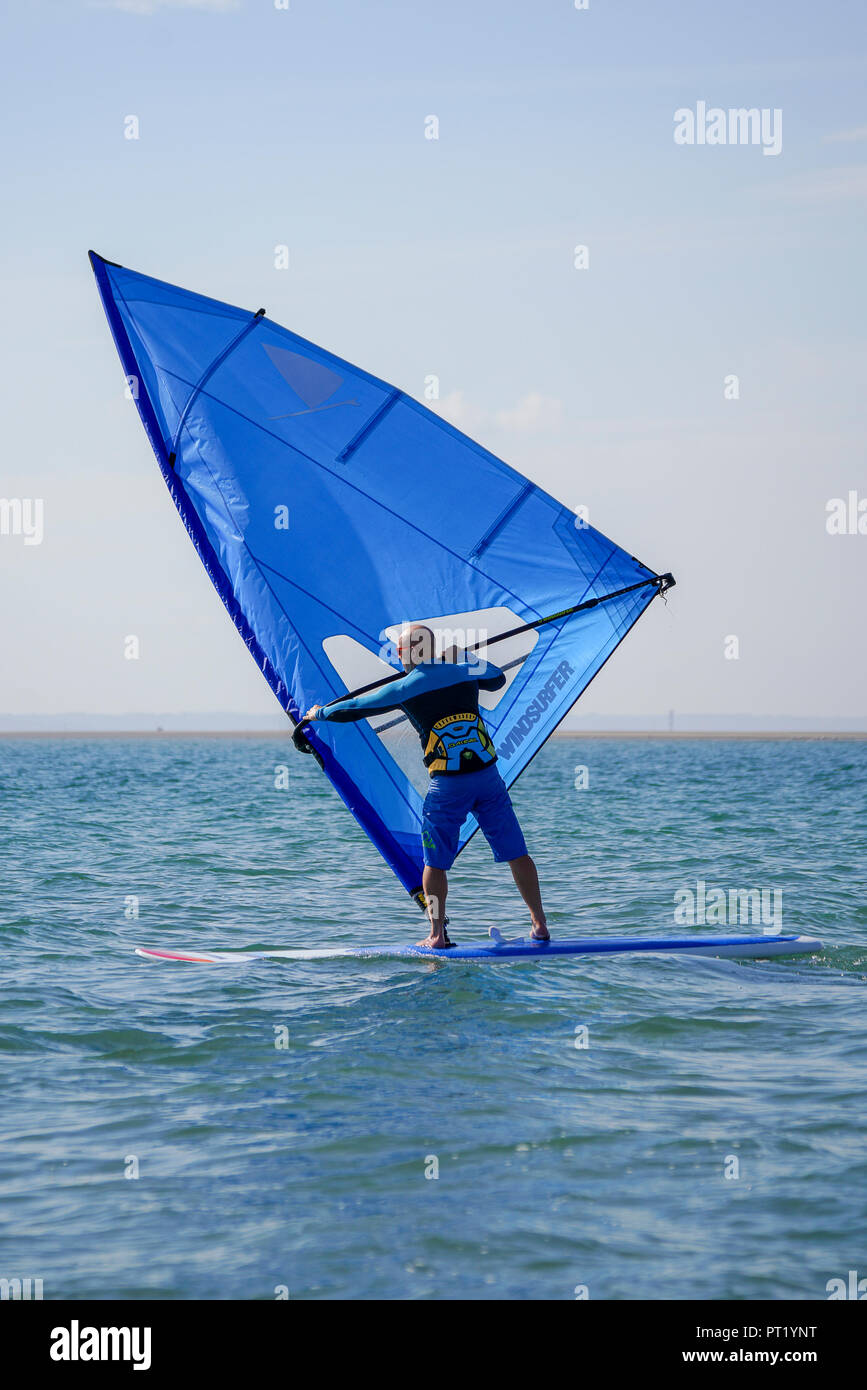 Beachlands, Hayling Island. 05th October 2018. A beautiful warm and