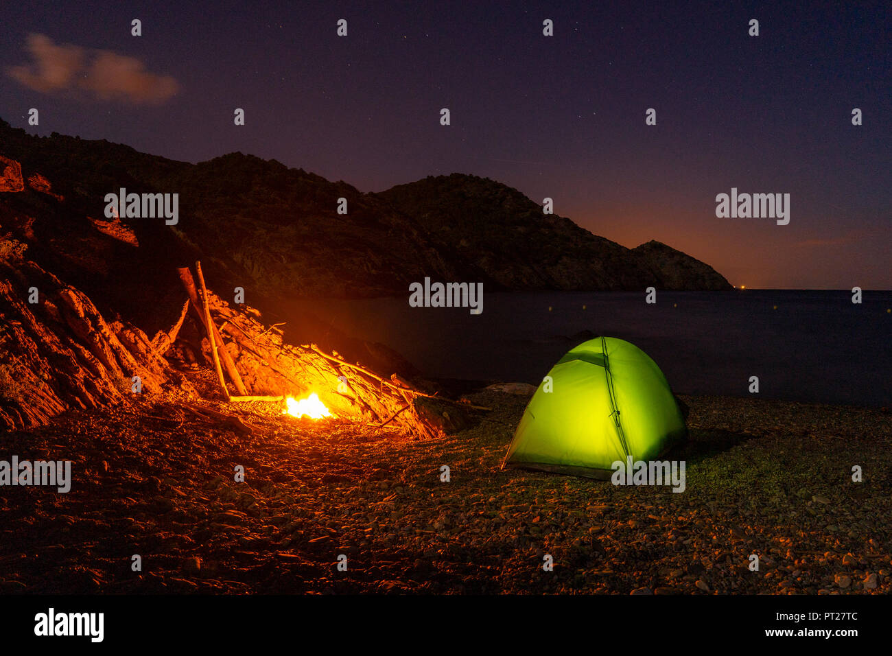 Green tent night hi-res stock photography and images - Alamy