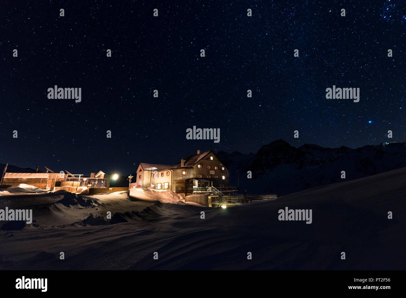 Europe, Italy, South Tyrol, Schnalstal, Kurzras, starry sky above the refuge Schöne Aussicht im Schnalstal Stock Photo