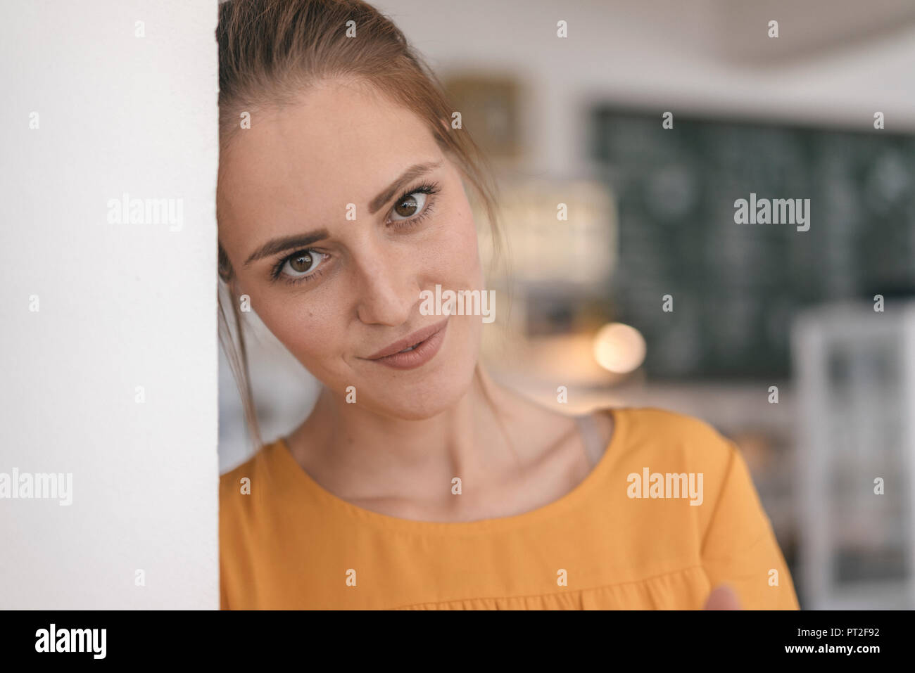 Portrait standing young woman hi-res stock photography and images - Alamy