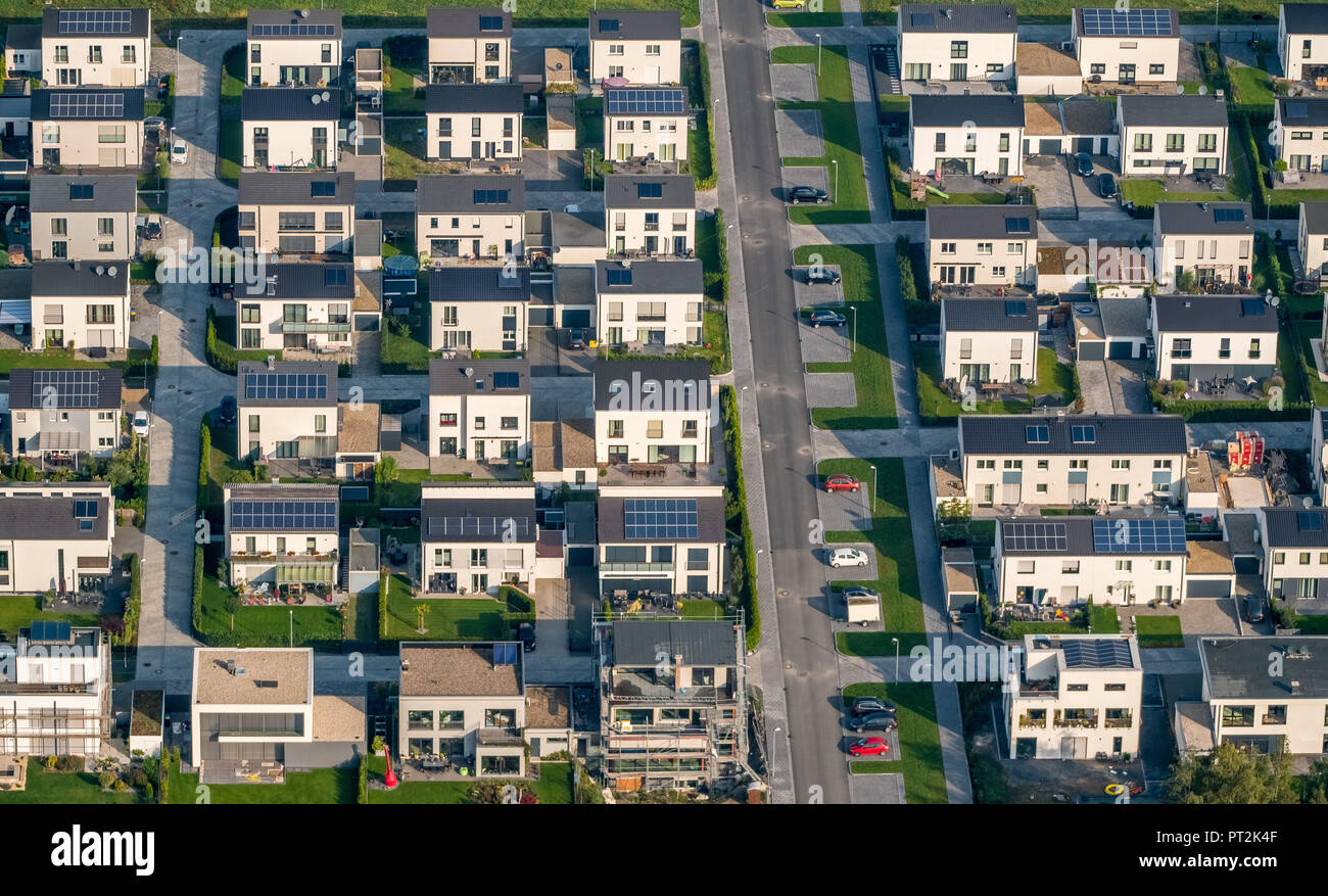 New settlement Graf Bismarck, semi-detached houses, residential property, Graf Bismarck, Marina Rhein-Herne-Kanal, Gelsenkirchen, Ruhr area, North Rhine-Westphalia, Germany Stock Photo