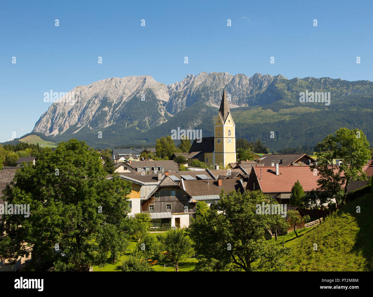 Austria, Styria, Salzkammergut, Styrian Salzkammergut, Ausseerland, Bad Mitterndorf with Grimming, Stock Photo