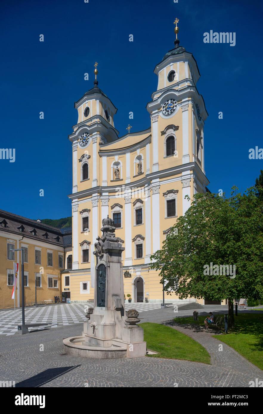 Austria, Upper Austria, Salzkammergut, Mondsee, Market Square, Basilica of Saint Michael, Stock Photo