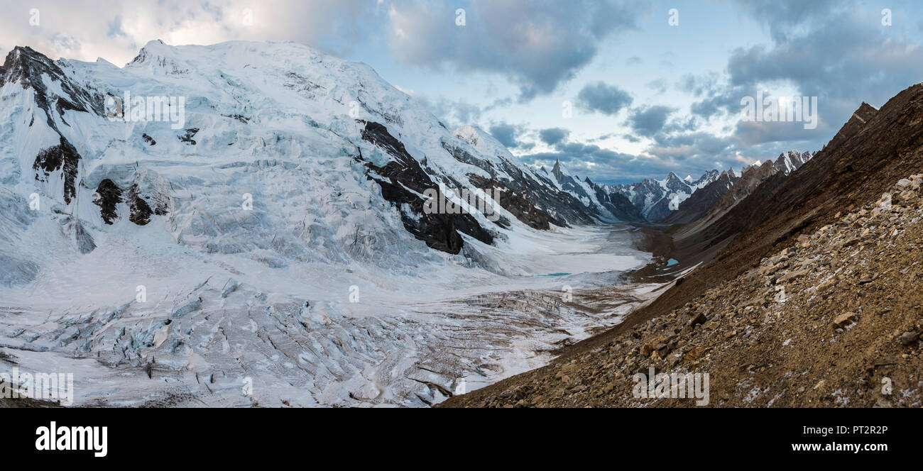 View of Gondogoro glacier at dawn on the way down from Gondogoro La