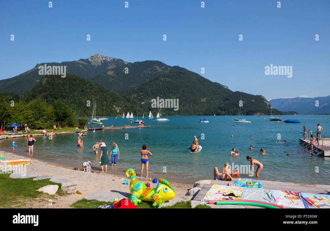 Austria, Salzburg State, Salzkammergut, St.Gilgen, swimmers in Lake Wolfgang Stock Photo