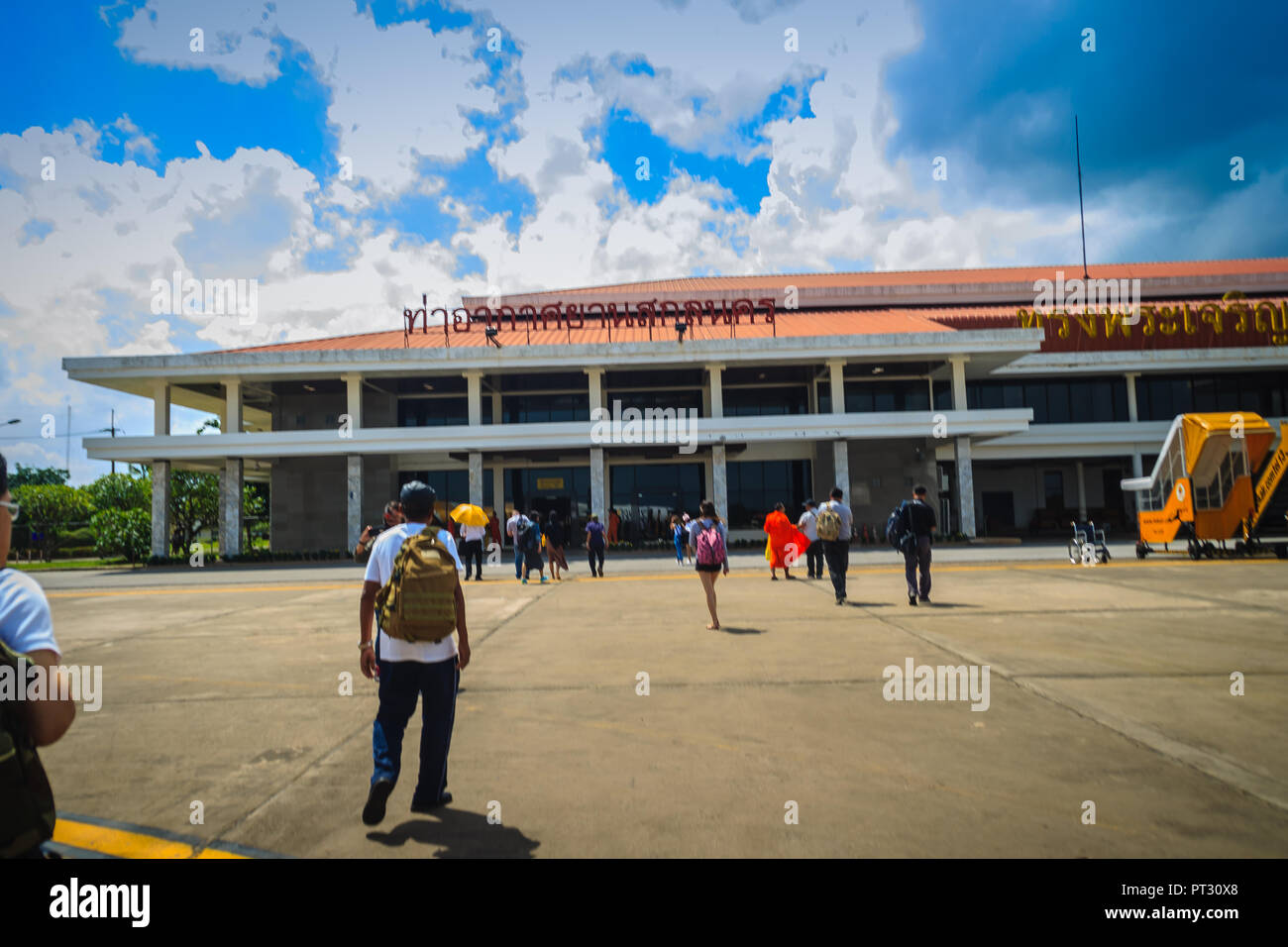 Sakon Nakhon Thailand August 2 17 After Landing The Passengers Are Walking To Inbound Terminal Building At Sakon Nakhon Airport Stock Photo Alamy Sakon Nakhon Thailand August 2 17 After Landing The Passengers Are Walking To Inbound Terminal Building At Sakon Nakhon Airport Stock Photo Alamy