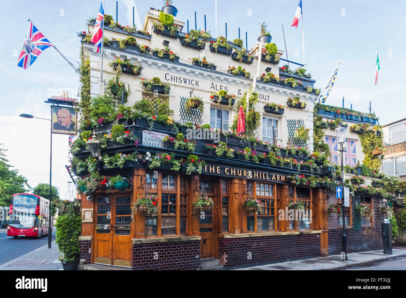 england-london-kensington-the-churchill-arms-pub-stock-photo-alamy