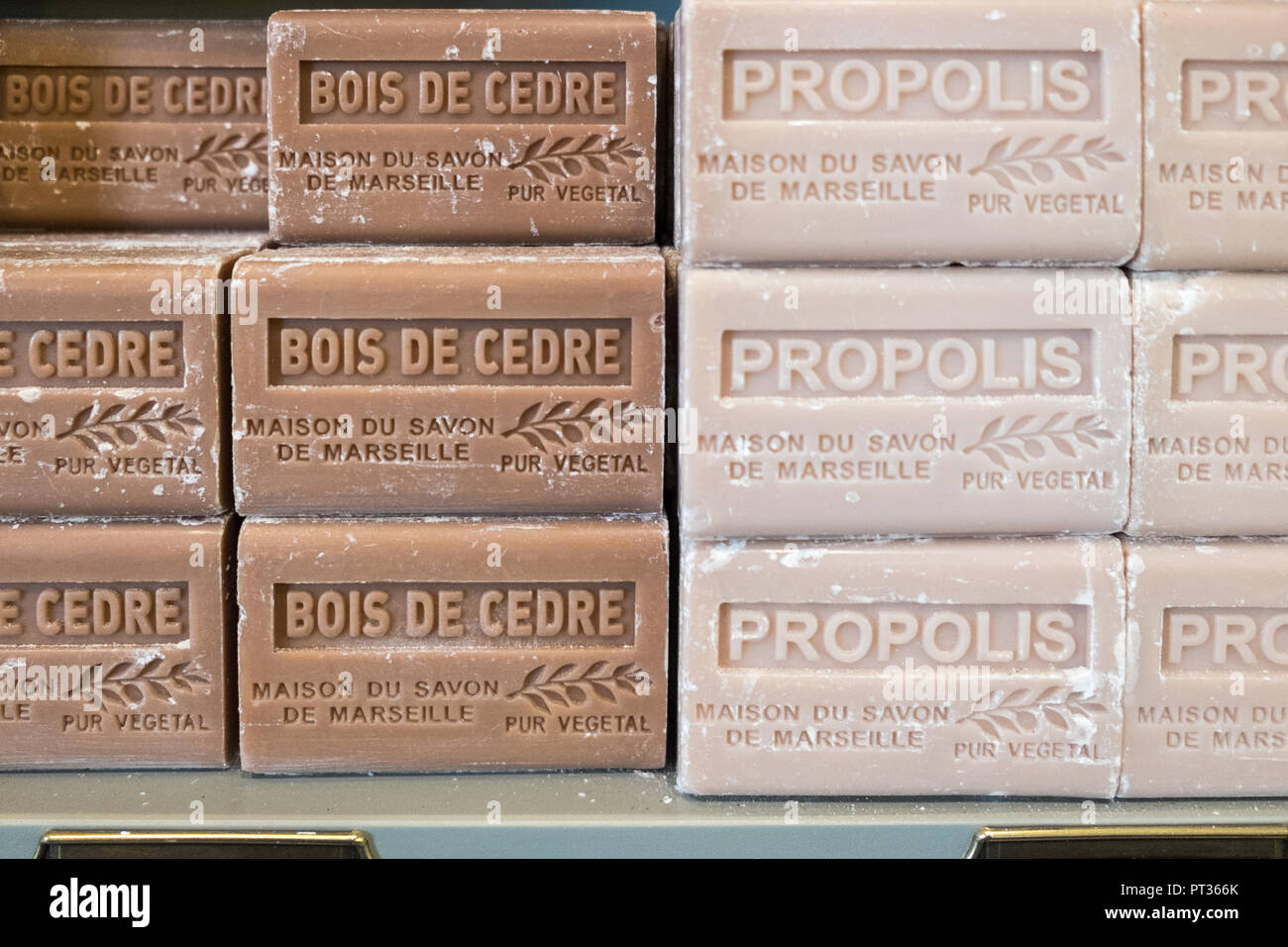 Artisan,artisanal,soap,savon,d,alep,aleppo,for,sale,shop,in,cite,medieval,walled,Carcassonne, castle,fort,South,of,France,French,Occitan,French,Europe Stock Photo