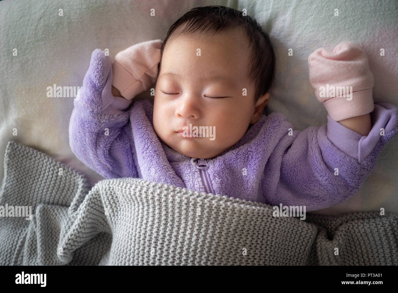 Asian newborn baby hi-res stock photography and images - Alamy