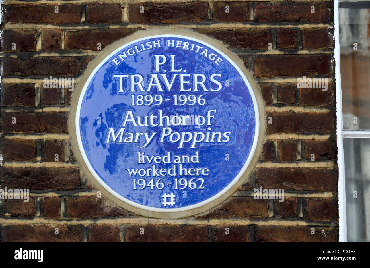 English heritage Blue Plaque at the home of P L Travers - 50 Smith Street, Chelsea, London, England, UK. Stock Photo