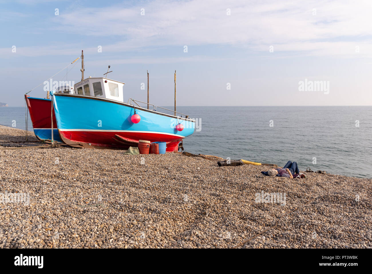 Beached fishing boats hi-res stock photography and images - Alamy