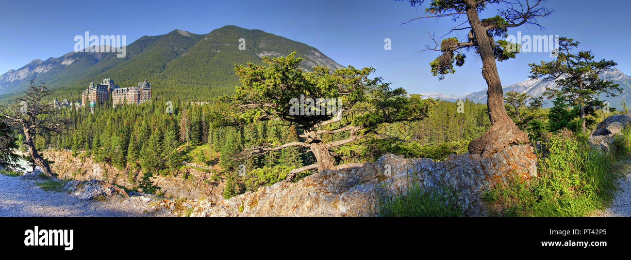 Banff Springs Hotel on Bow River, Banff, Banff National Park, Rocky ...