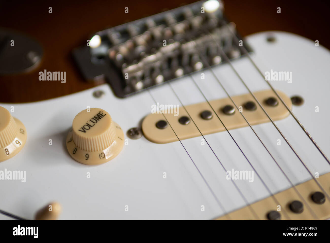 Volume knob hires stock photography and images Alamy