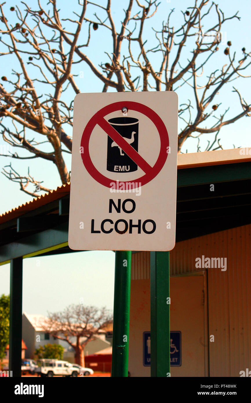 ABORIGINAL SIGN FOR 'NO ALCOHOL' (NO LCOHO) BROOME, WESTERN AUSTRALIA. BROOME EXPERIENCES HIGH ALCOHOL RELATED OFFENCES Stock Photo