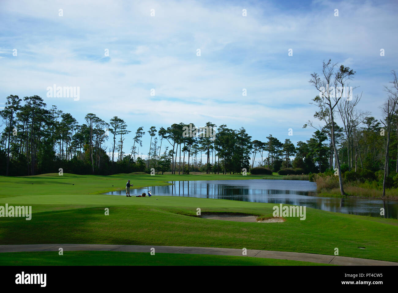 Golf flag in 18th hole hires stock photography and images Alamy
