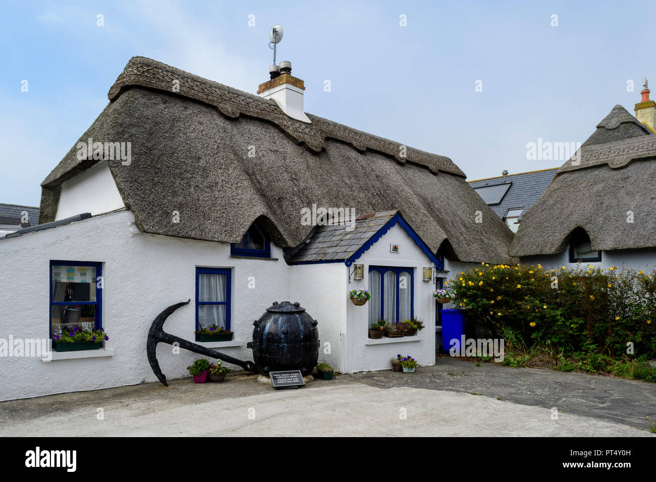 Thatched Cottages In Kilmore Quay Co Wexford Ireland Stock