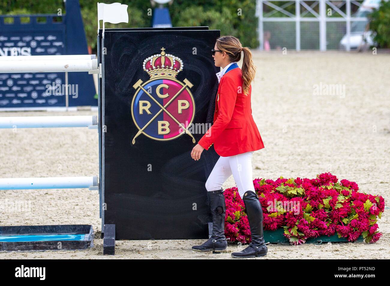 Barcelona, Spain. 6th Oct 2018. Winner. Jessica Springsteen. USA. Course Walk. Queen's Cup. Longines FEI Jumping Nations Cup Final. Showjumping. Barcelona. Spain. Day 2.06/10/2018. Credit: Sport In Pictures/Alamy Live News Stock Photo