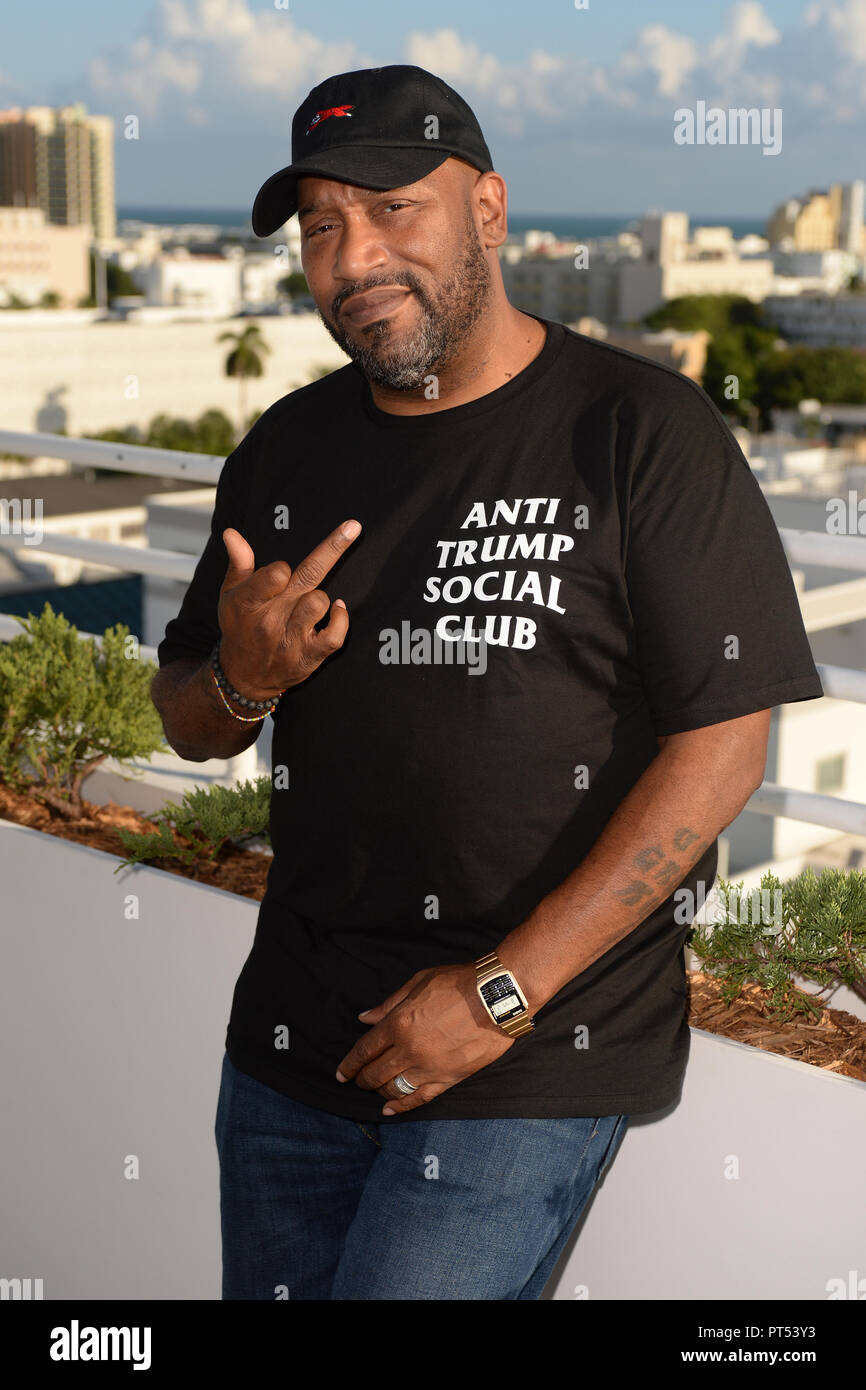 Bun b poses hi-res stock photography and images - Alamy