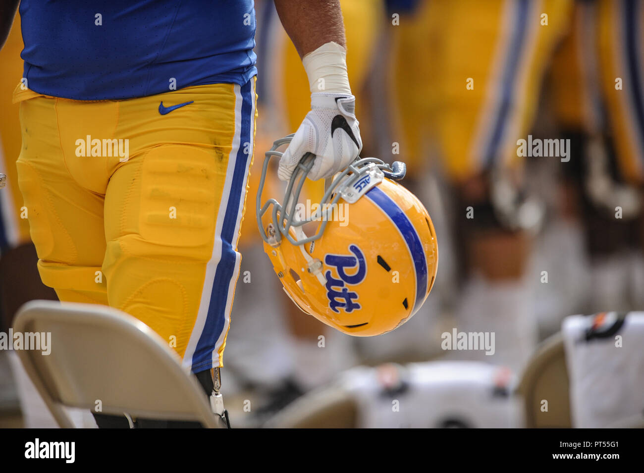 Pittsburgh, PA, USA. 6th Oct, 2018. Pitt Helmet during the Pitts Panthers vs Syracuse Orange game at Heinz Field in Pittsburgh, PA. Jason Pohuski/CSM/Alamy Live News Stock Photo