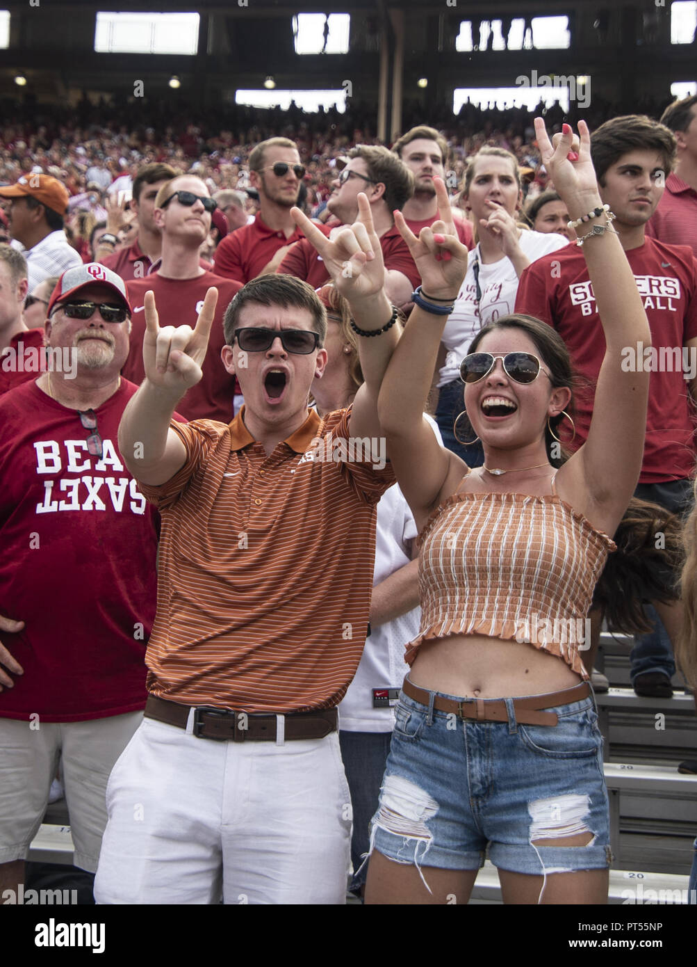Dallas, Texas, USA. 6th Oct, 2018. UT fans feeling a win is imminent with 2 minutes left in the game. Credit: Hoss McBain/ZUMA Wire/Alamy Live News Stock Photo
