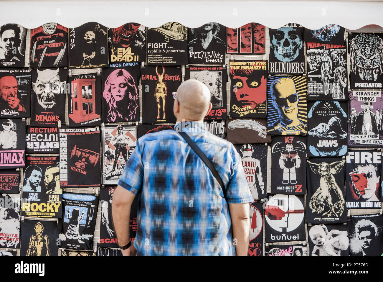 Sitges, Catalonia, Spain. 6th Oct, 2018. Man looks terror movie t-shirts in  a stand of the Sitges Cinema Festival, Spain Credit: Celestino Arce  Lavin/ZUMA Wire/Alamy Live News Stock Photo - Alamy