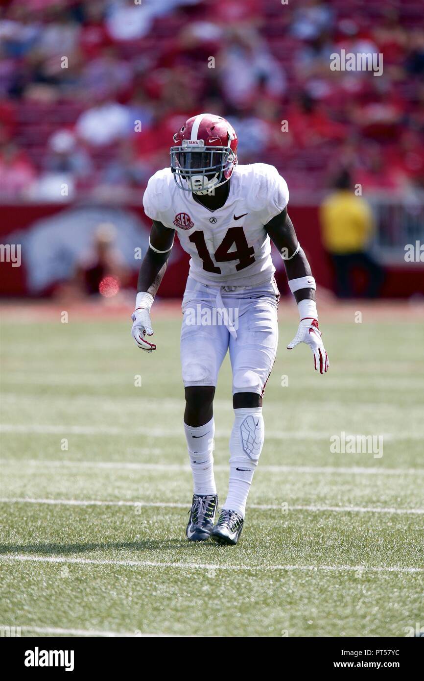 Oct 6, 2018: Alabama defensive back Deionte Thompson #14 takes his drop step as the ball is put in play. Alabama defeated Arkansas 65-31 at Donald W. Reynolds Stadium in Fayetteville, AR, Richey Miller/CSM Stock Photo