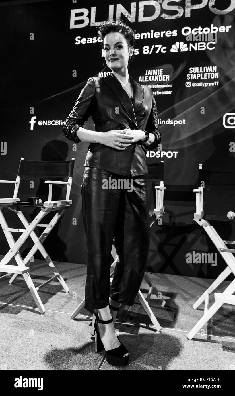 Jaimie alexander blindspot Black and White Stock Photos & Images - Alamy