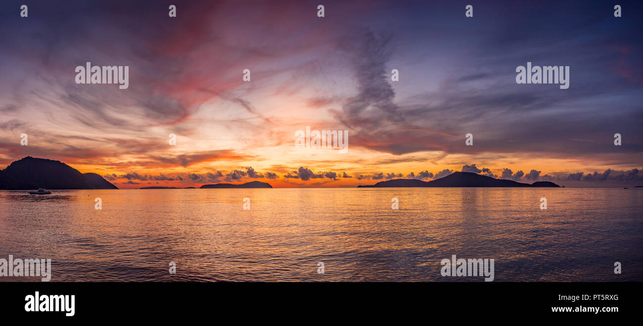 Amazing Sunset at the tropical beach Stock Photo - Alamy