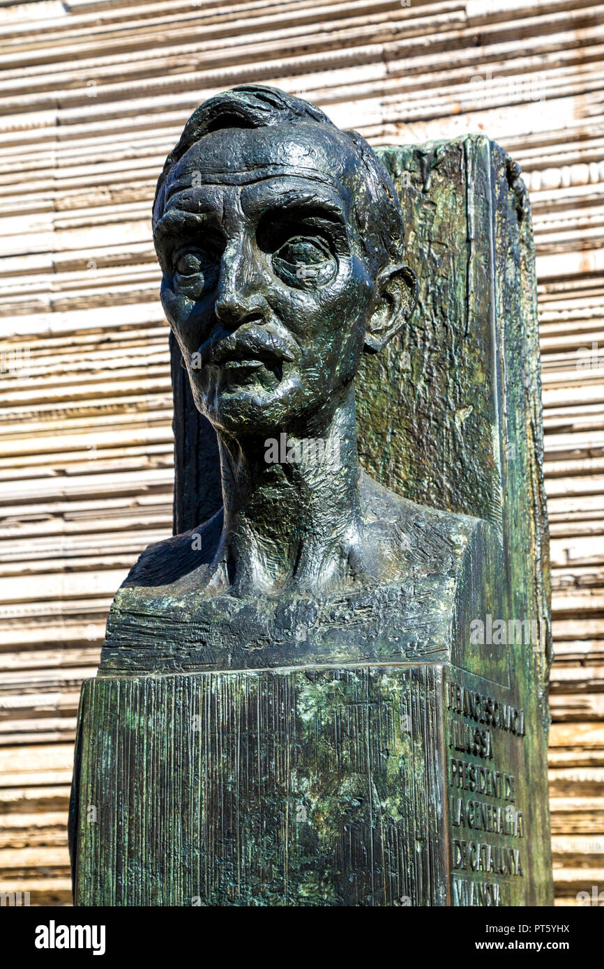 Monument to Catalan political leader Francesc Macià by sculptor Josep Maria Subirachs, Plaça de Catalunya, Barcelona, Spain Stock Photo