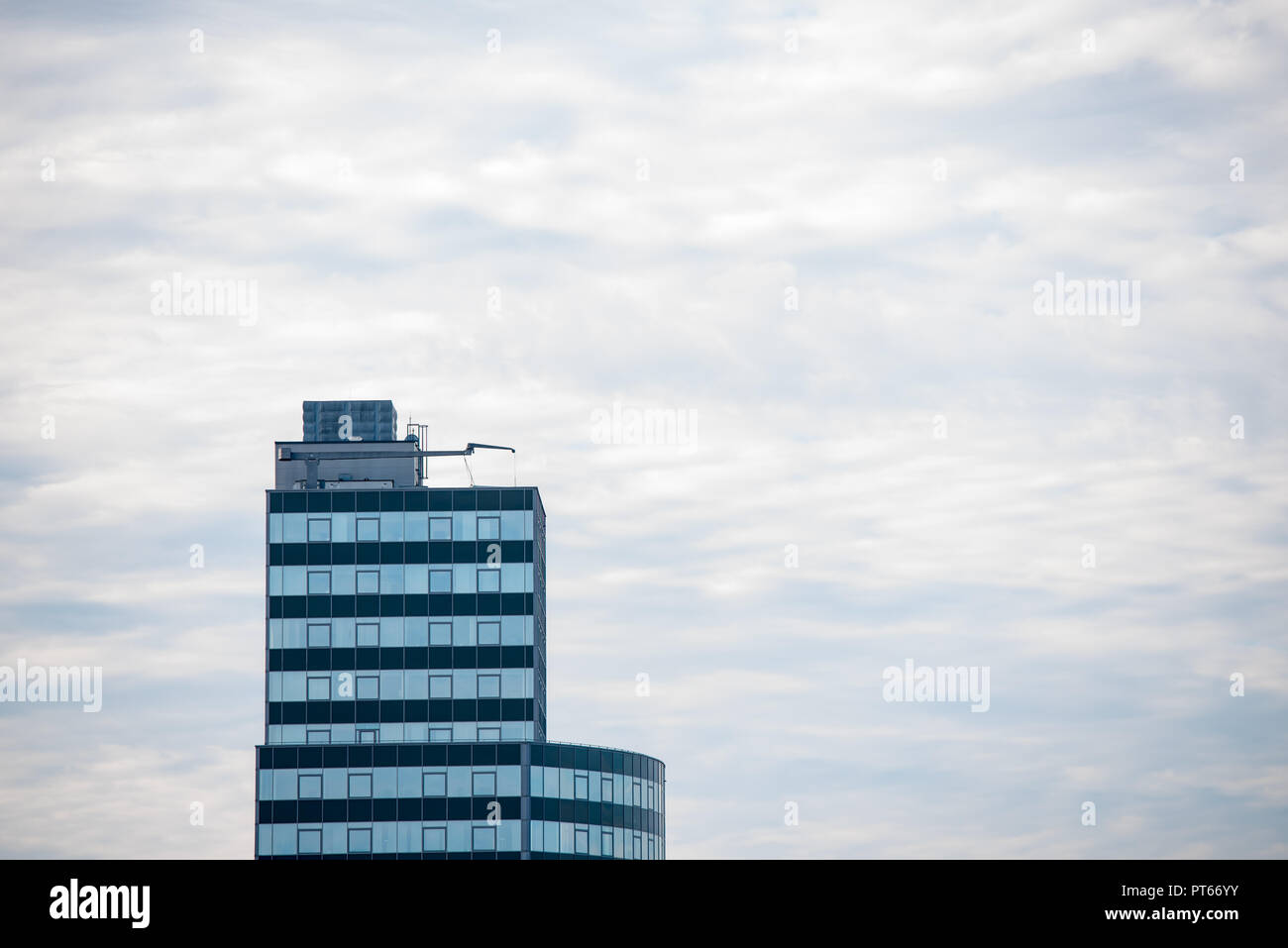 Office glass tower hi-res stock photography and images - Alamy