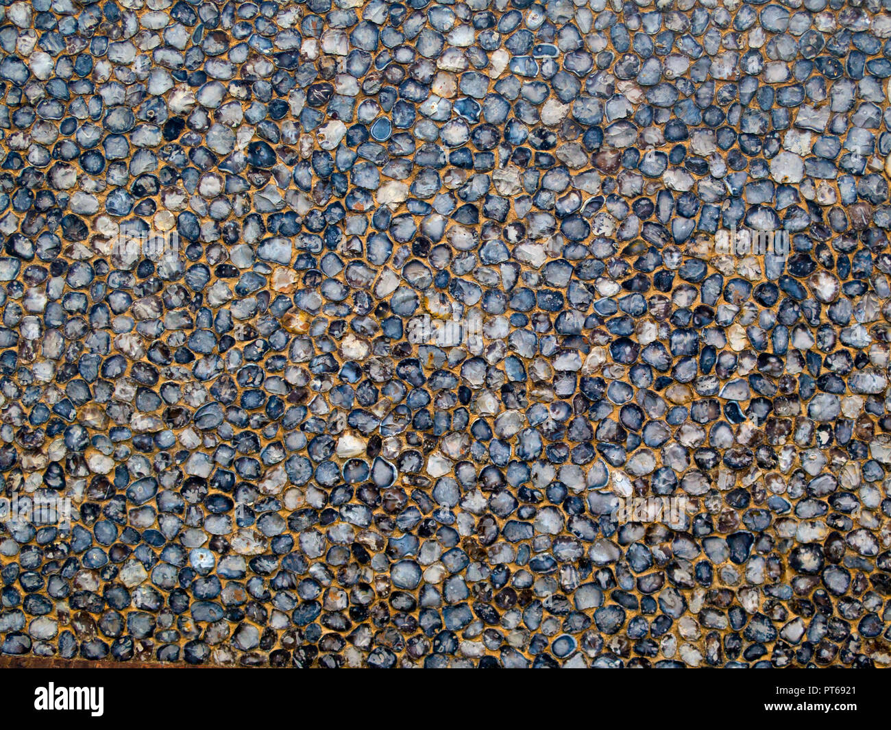 Flint stone wall hi-res stock photography and images - Alamy