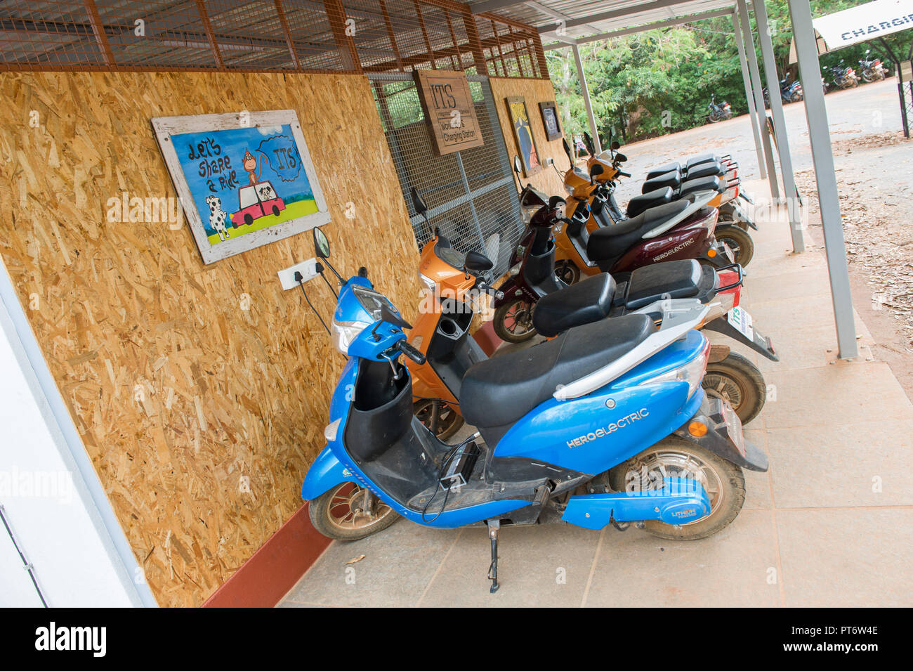 Self balancing scooter hi-res stock photography and images - Alamy