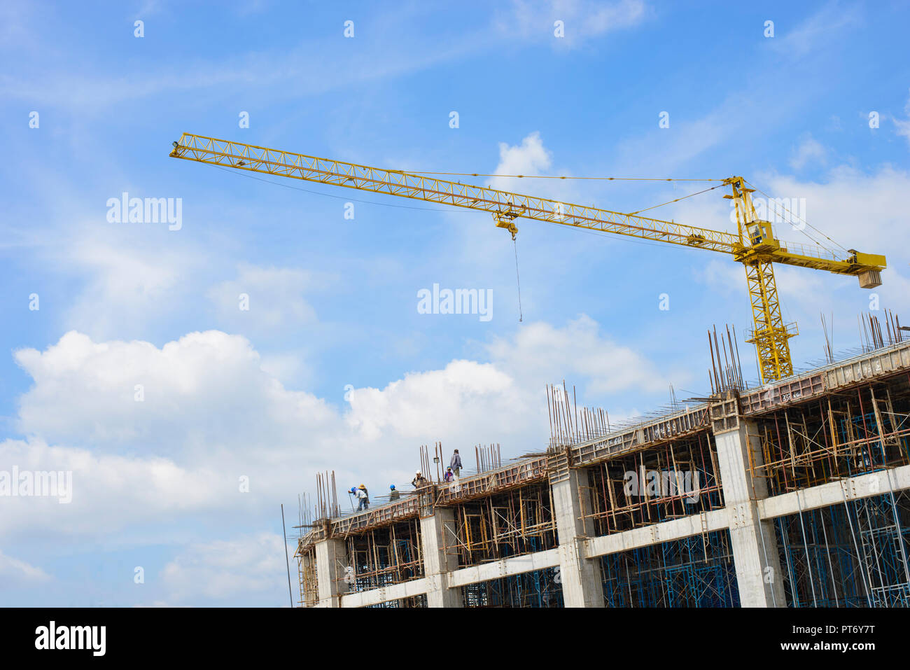 Construction site workers crane hi-res stock photography and images - Alamy