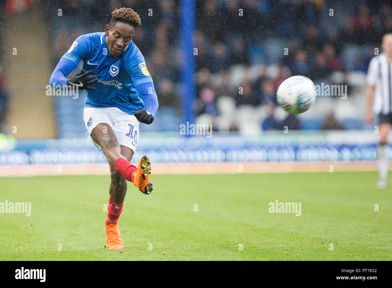 Portsmouth, UK. 6th October 2018. Jamal Lowe of Portsmouth during the EFL Sky Bet League 1 match between Portsmouth and Gillingham at Fratton Park, Portsmouth, England on 6 October 2018. Photo by Simon Carlton.  Editorial use only, license required for commercial use. No use in betting, games or a single club/league/player publications. Credit: UK Sports Pics Ltd/Alamy Live News Stock Photo
