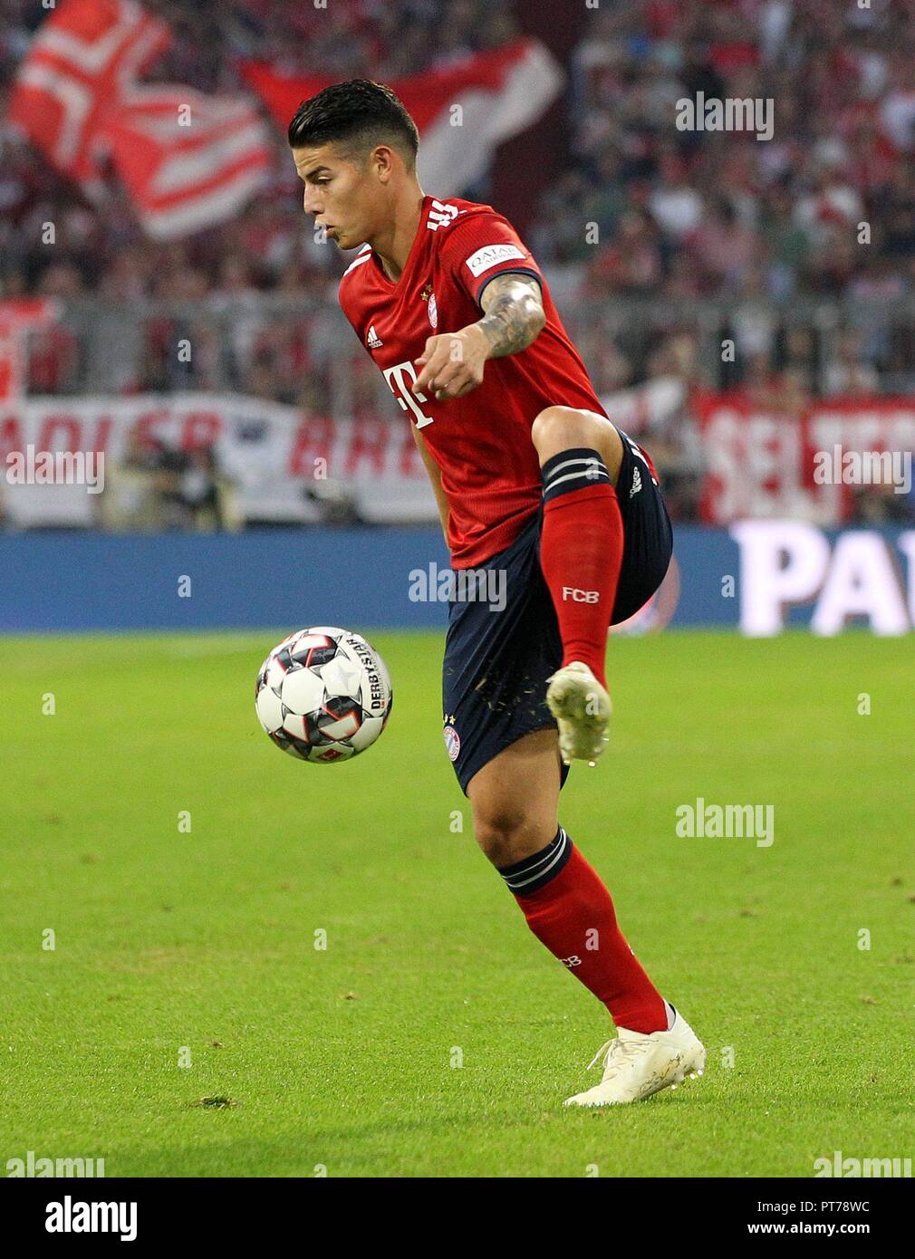 10 james rodriguez hi-res stock photography and images - Page 2 - Alamy, image size:1010x1390