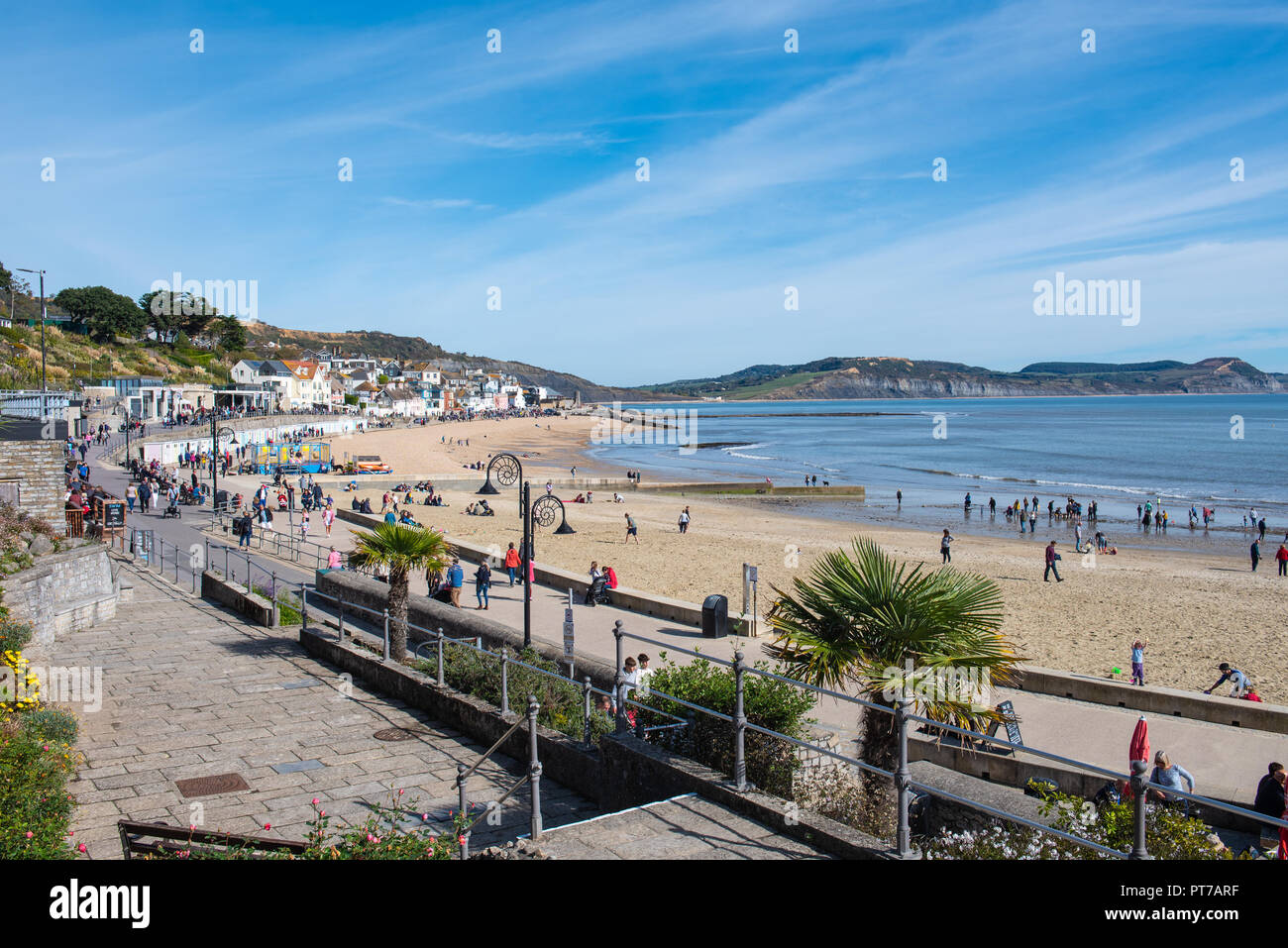 Lyme Regis, Dorset, UK. 7th October 2018.  UK Weather:  Clear blue skies and warm sunshine at Lyme Regis on a bright and sunny October afternoon.  Credit: Celia McMahon/Alamy Live News Stock Photo