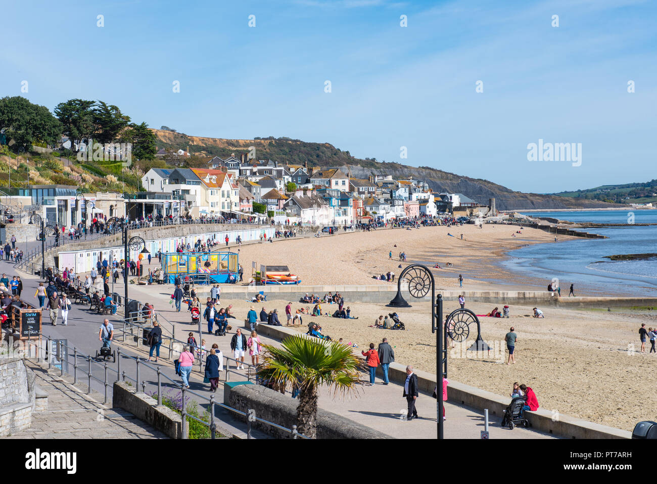 Lyme Regis, Dorset, UK. 7th October 2018.  UK Weather:  Clear blue skies and warm sunshine at Lyme Regis on a bright and sunny October afternoon.  Credit: Celia McMahon/Alamy Live News Stock Photo