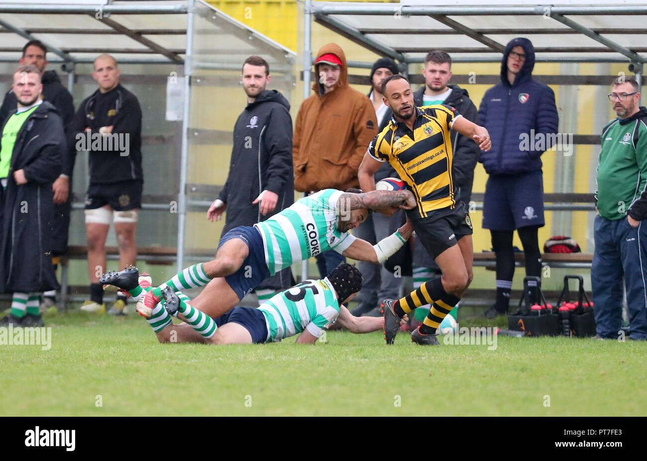 Leicester, England. Rugby Union, Hinckley rfc v South Leicester rfc.   Aaron Phillip makes a break for Hinckley during the RFU National League 2 North (NL2N) game played at the Leicester  Road Stadium.  © Phil Hutchinson / Alamy Live News Stock Photo