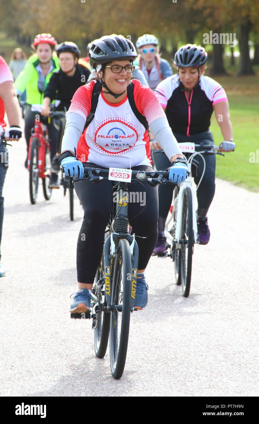 Princes trust palace to palace bike ride hires stock photography and images Alamy