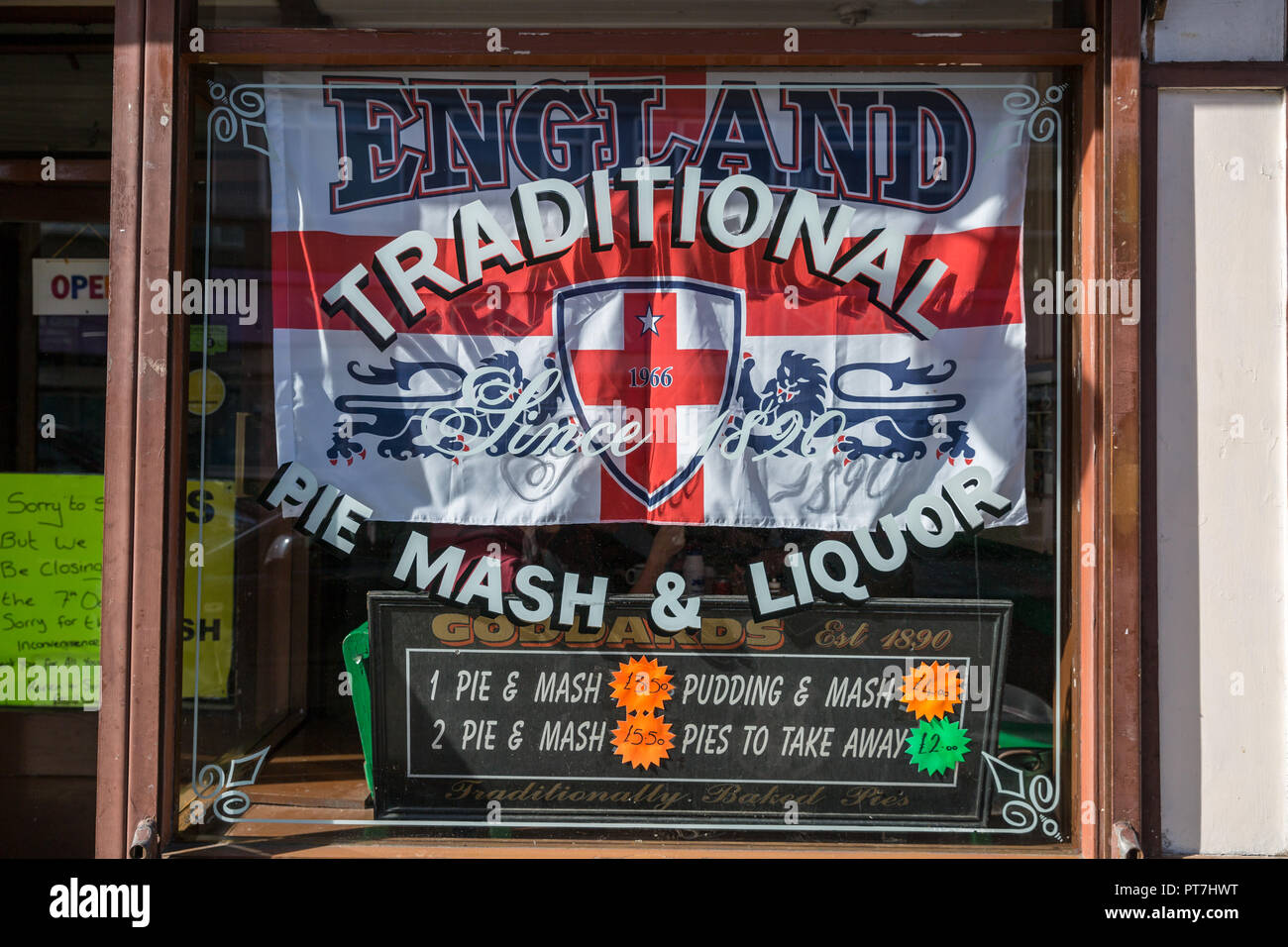 London, UK. 7th October 2018. Final trading day of A.J. Goddard traditional Pie & Mash café in Deptford. Credit: Guy Corbishley/Alamy Live News Stock Photo