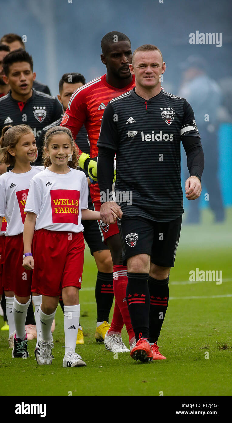 Washington DC, USA. 7th Oct, 2018. D.C. United Forward/Midfielder #9 Wayne Rooney walks out with the kids escort before an MLS soccer match between the D.C. United and the Chicago Fire at Audi Field in Washington DC. Justin Cooper/CSM/Alamy Live News Stock Photo