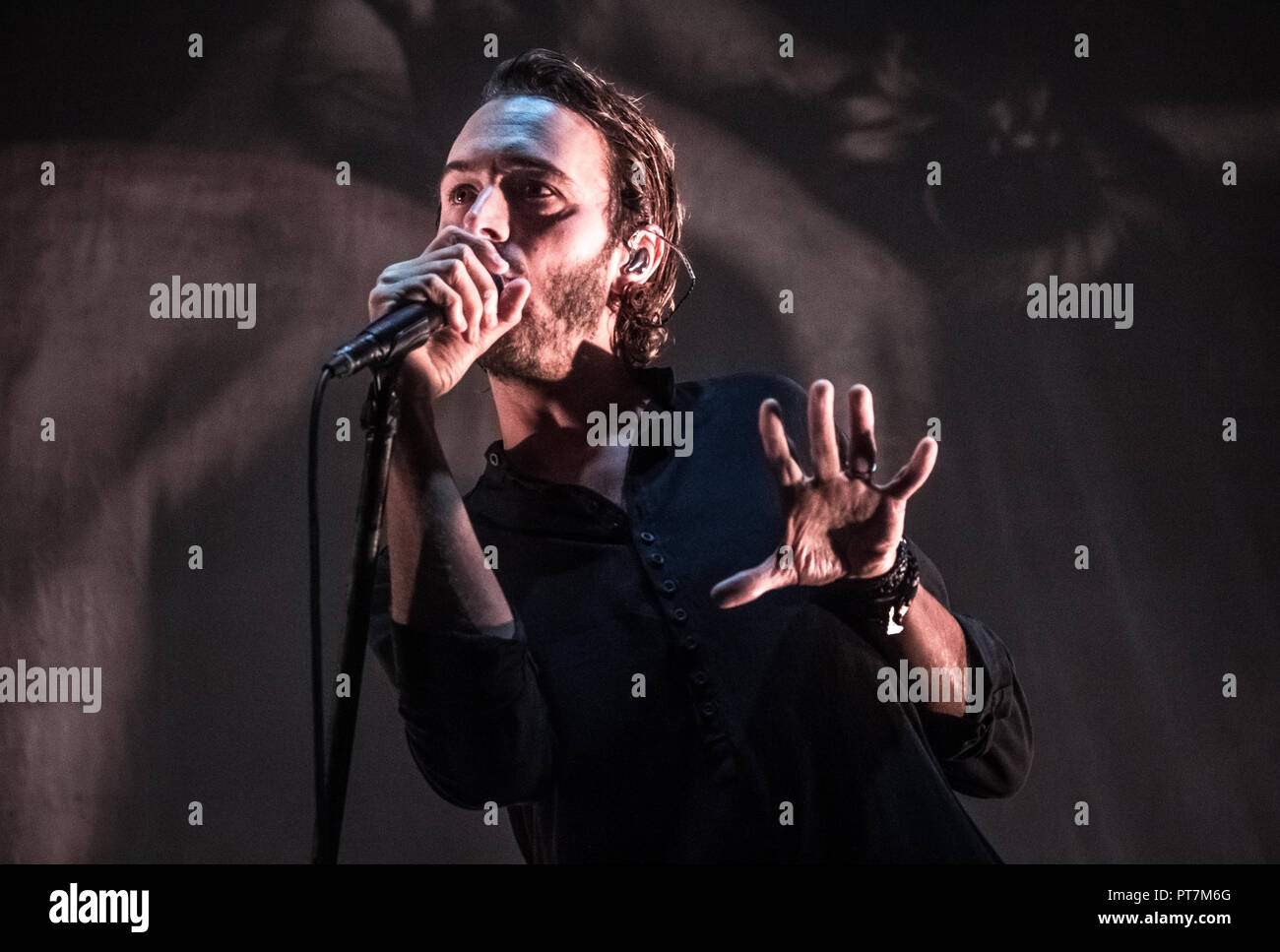 Southampton, UK. 7th October, 2018. Tom Smith of Editors performing live on the first night of their October UK tour at o2 Southampton Guildhall, UK. Credit: Nikki Courtnage/Alamy Live News. Stock Photo